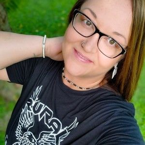 Meet your Posher, Cassi